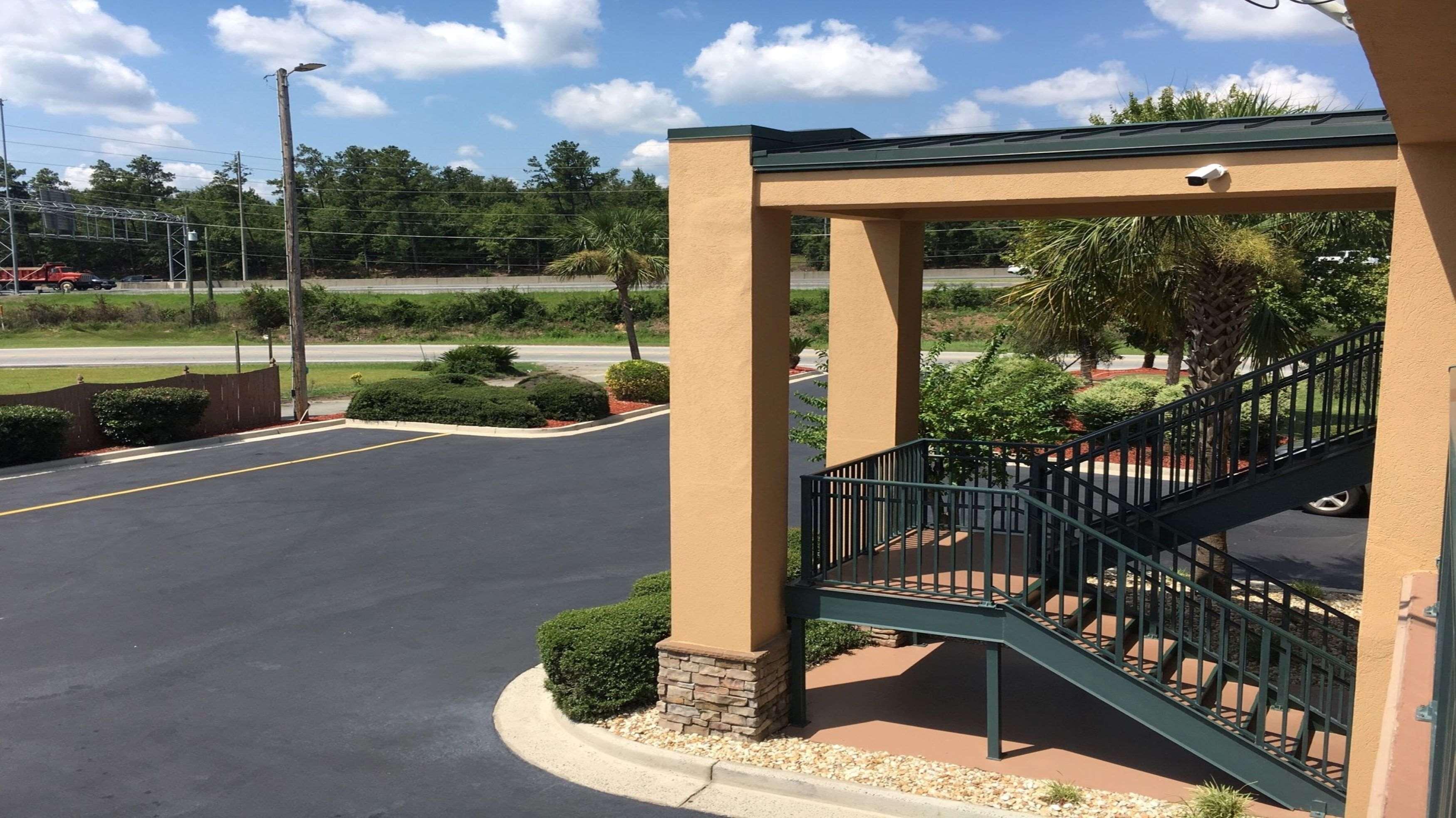 Best Western Inn & Suites Of Macon Exterior photo